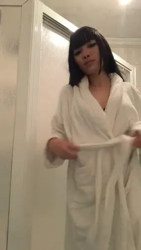 (18F) If even 4 guys would smash me, I’ll celebrate and fuck myself 💕