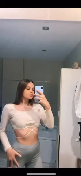 Anyone appreciate petite girls?