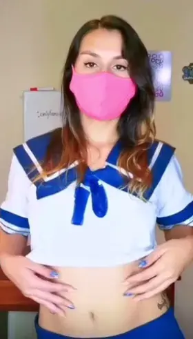 ¿Someone's interest on this small boobies? :3 anyone...? 👉🏻👈🏻🥺