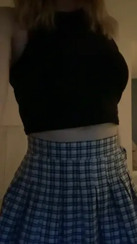 18;)'I want you to watch the water run down my horny body.🤤💦 my pussy will become horny.🍓💥 do you want to wash me?😋 L!nk on profile