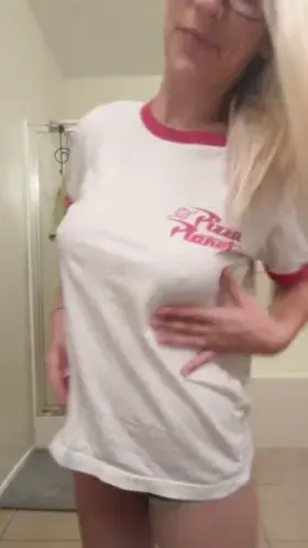 Back with a very bouncy [drop] tonight, wanna grab a slice? 👅🍕 [OC]