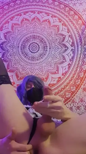 Cleaning up my mess 👅💦 so the customers are satisfied ☺️