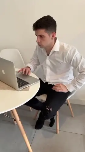 I wanted to finish my office work at home 🤓👔 but they make it difficult for me 🥵