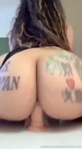 😈Hot Puerto Rican gets penetrated with a big dildo 🥵 CONTENT IN COMMENTS👇