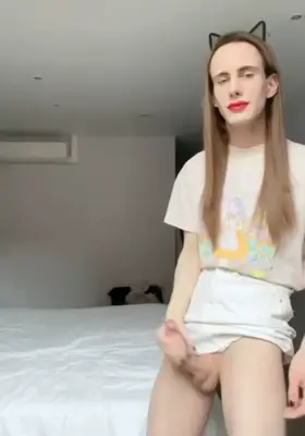 I got my neighbour staring out the window and decided to give him a show 🍌💦