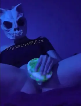 Another angle of me taking my big glowy monster Demo 🥰