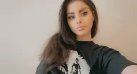 Pretty face & some pretty natural titties 💋