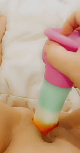 Nothing like filling my pussy with a rainbow 🌈 dildo