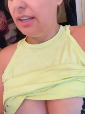 When you order a bra online and your tits are too big 😂😩[F]37