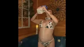 Creamy, messy, and wet 🐮