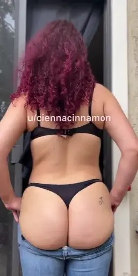 does it still look phat when my jeans are on?