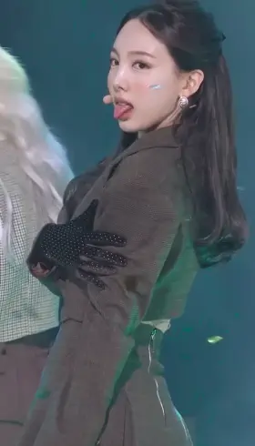Twice Nayeon tongue