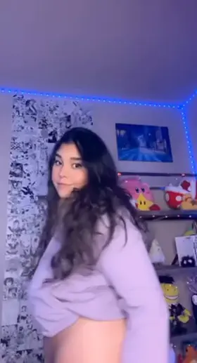 Do you like Latinas with big natural milkers