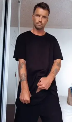 Flashing my hot neighbour