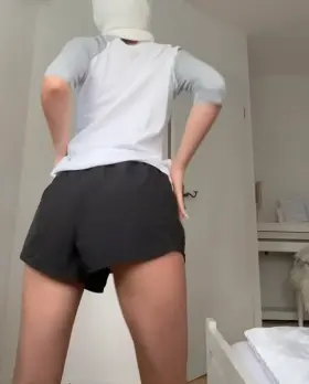 Any night owls still awake to see my ass?