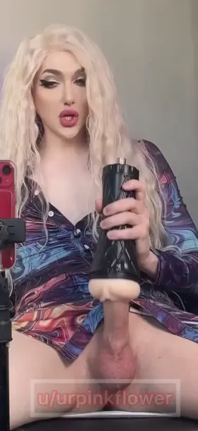 I wanna feel it throbbing in your throat