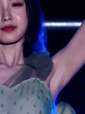 Arin with 100% the sweatiest, shiniest pits you'll ever see (please prove me wrong) (oh my girl)
