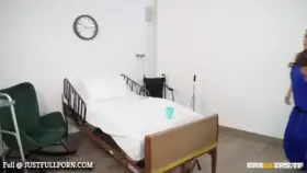 Hump and Splash the Nurse Van Wylde, Kianna Dior