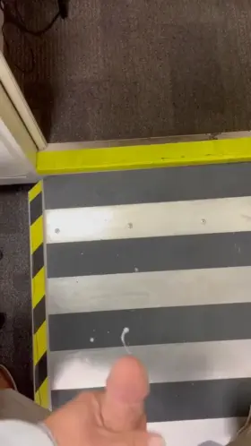 Caution ramp becum slippery when wet ⚠️💦