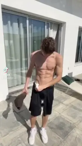 sunny day 😍☀️ Would u join me here? 😈