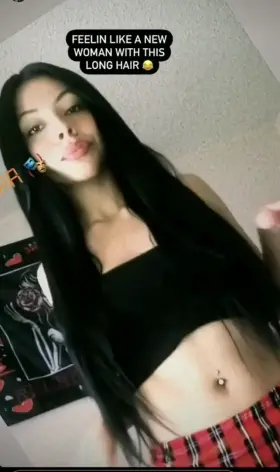 Fuck she's making me hard