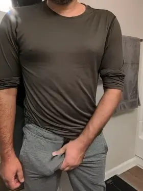 (36) Get naked with Daddy this morning 😈