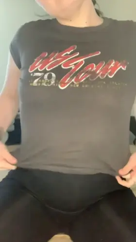 I love making my small tits bounce 😋