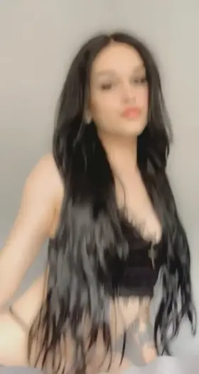 Do you like goth girls..? 😉💦🖤