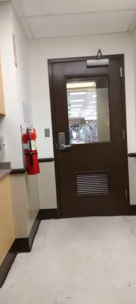 Finally worked up the nerve to cum at work, felt so hot knowing a customer could have seen