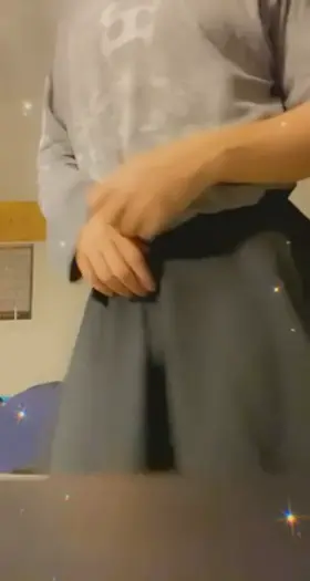 Need someone to tear my clothes off and dick me down!🥵❤️💕😖