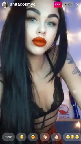 IG - Being plugged is her preference😹