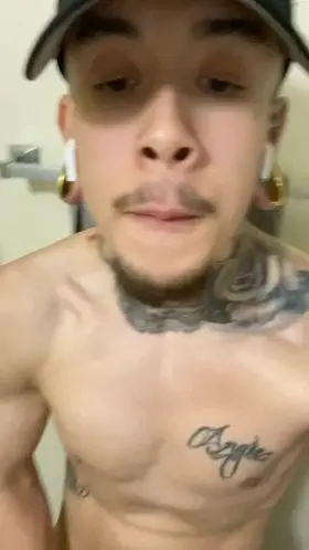 Comment if you recognize me🥵