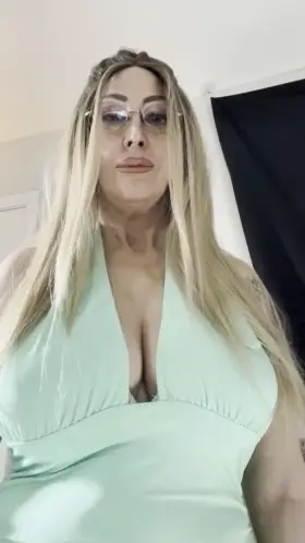 Do I look good in mint? check my profile to see more 😇