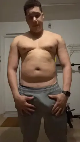 Post workout dick drop can you see my progress 😈