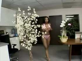 Audree Jaymes likes to show off her tits and suck cock