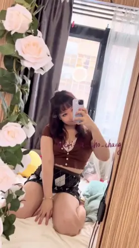 I hope I’m the hottest Asian biologist you’ve ever seen :3