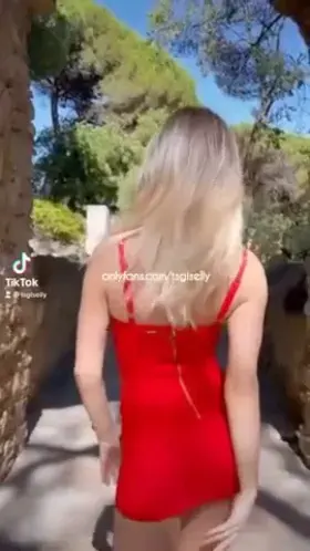 What do you think about this dress I chose to discover this awesome place in Lisbon? ❤️