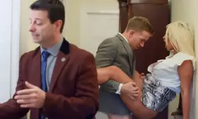 Brooklyn blue behind husband back 🤫😉