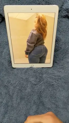 Spraying ropes all over her phat ass