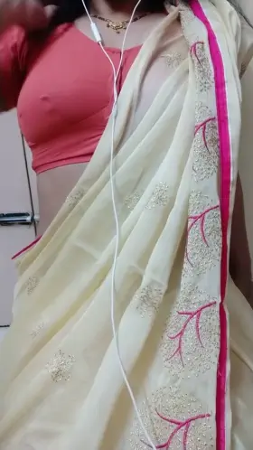 I love it when he tells me how to play with mysel[f] 👅