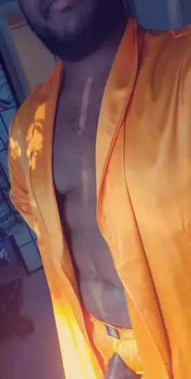 Good morning. Come take some chocolate for breakfast.