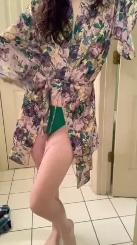 well hello there 👋 do you like green panties🍀😁🍀😋?[selling] [us]