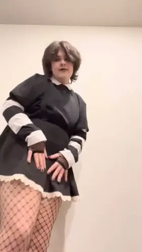 the thicc goth girl shows you their ass, what’s next? ;3