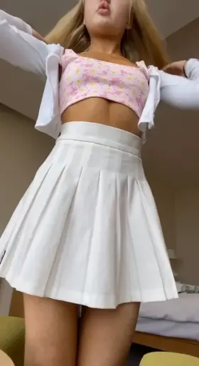 Bet you’d no idea that 19 year old you saw today was wearing no underwear 😊