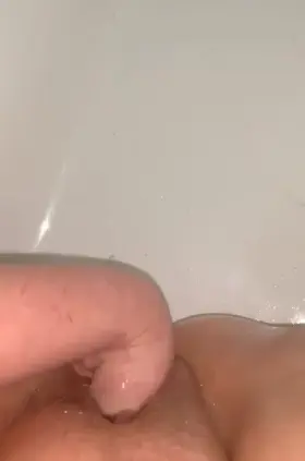 Obsessed with fisting and peeing at the same time 🥵🤤