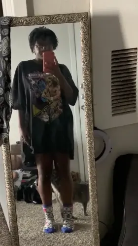 It’s hard trying to show off in a dirty mirror with one (f)ree hand, but I hope you enjoy anyway 😅