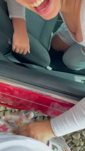 You ever just look at someone and go “I bet they have a huge load for me” 😍