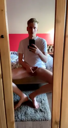 Wet morning wank (with clicking sound)