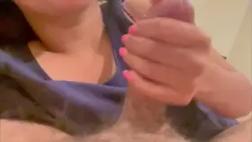 She loves squeezing out every last drop 😍