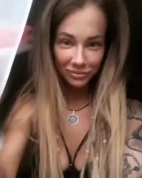 I give you a good mood 😜 and a lot of positivity 😘